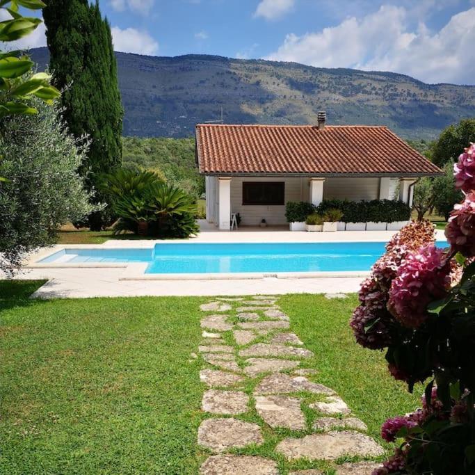 Villetta Blue Garden Sonnino Exterior photo