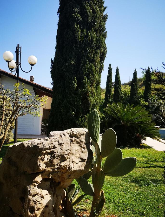 Villetta Blue Garden Sonnino Exterior photo