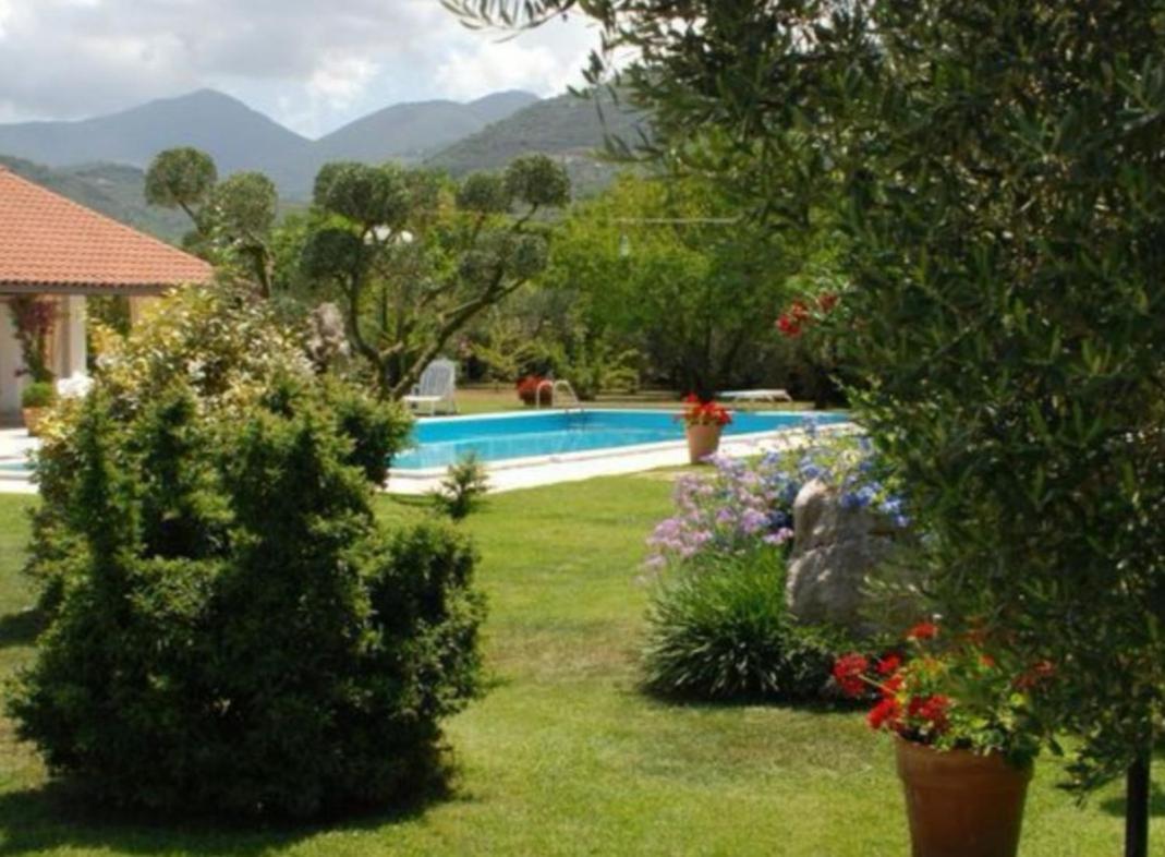 Villetta Blue Garden Sonnino Exterior photo
